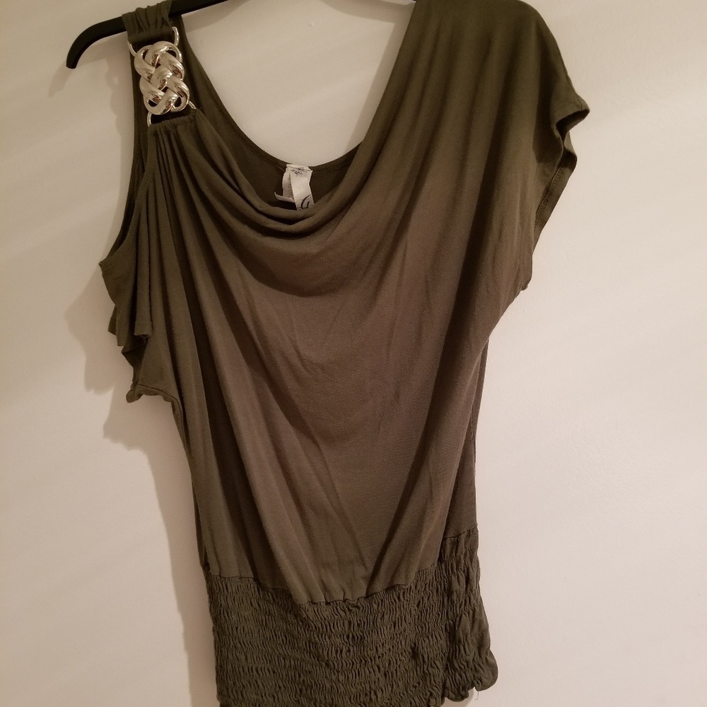 Green Shoulder Stretchy Top with Silver Accent
